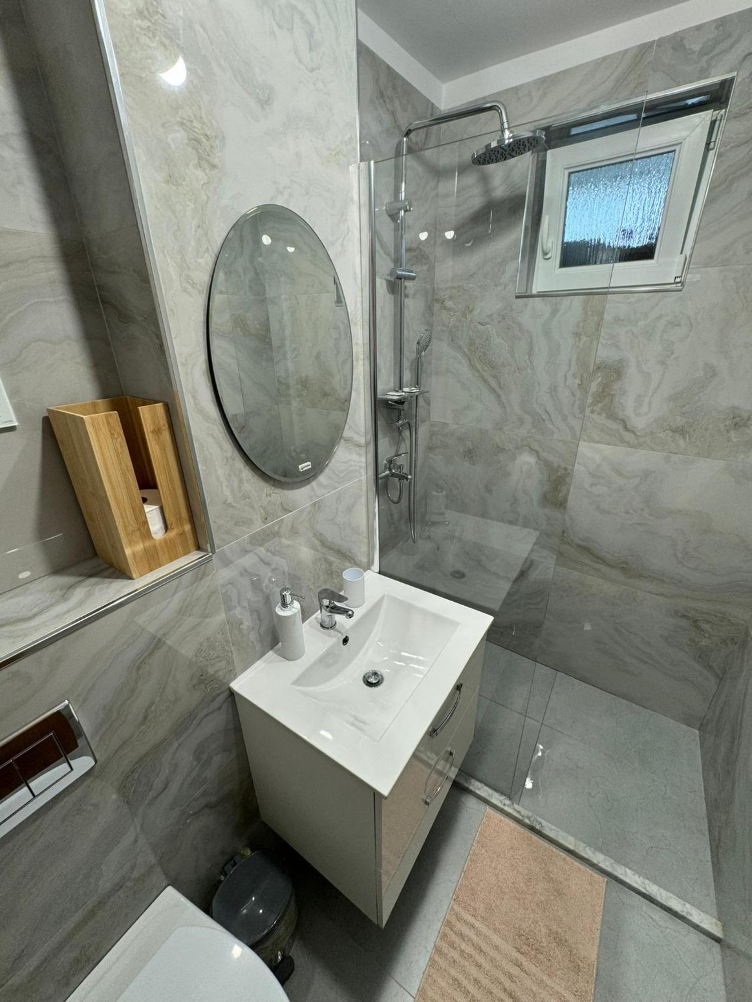 Apartament Central Râmnicu Vâlcea Kültér fotó