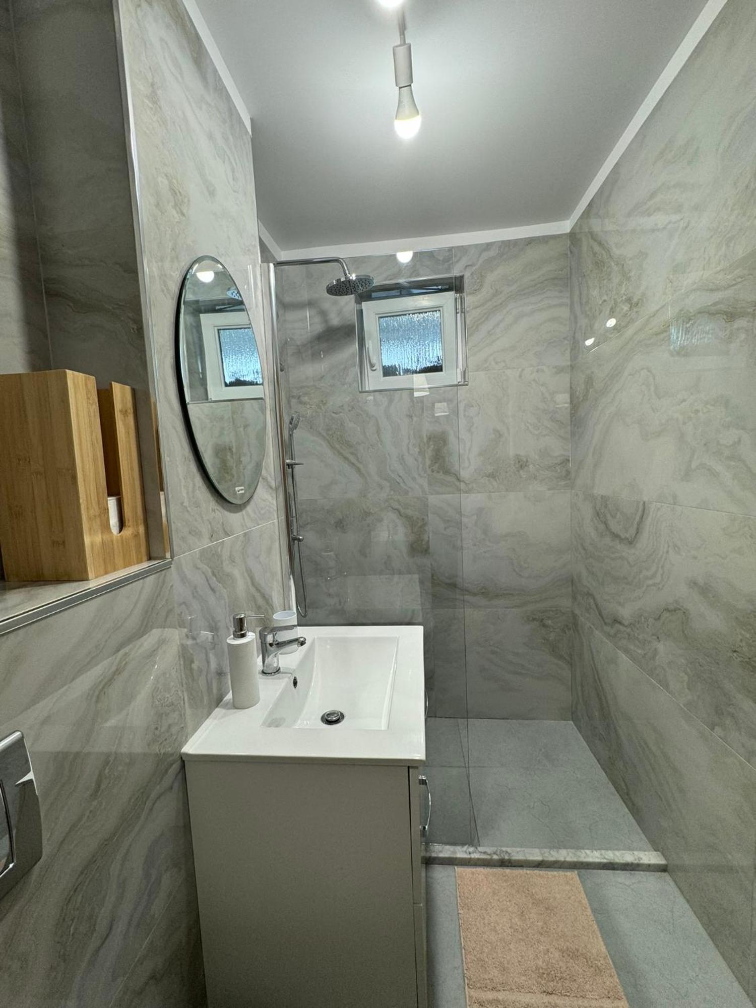 Apartament Central Râmnicu Vâlcea Kültér fotó
